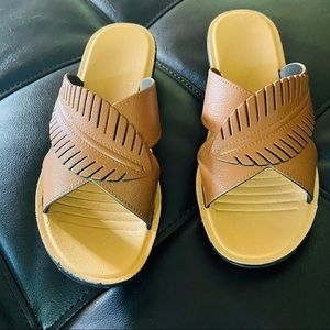 Brow Sandals size 6M  slide sandals